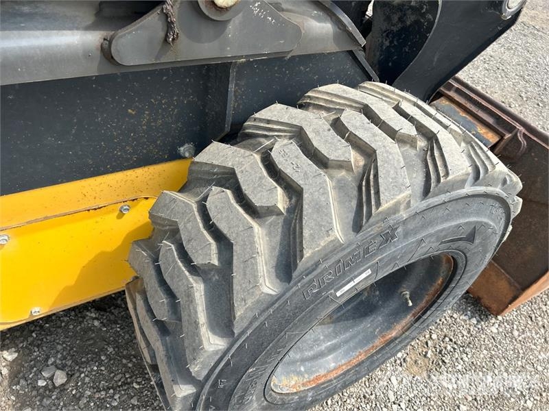 New Holland L220 Mini Pale Gommate