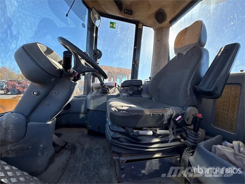 New Holland LW130 Kolové nakladače