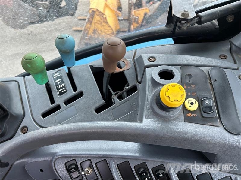 New Holland T6020 Traktoriai