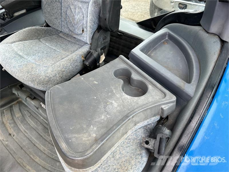 New Holland T6020 Traktoriai