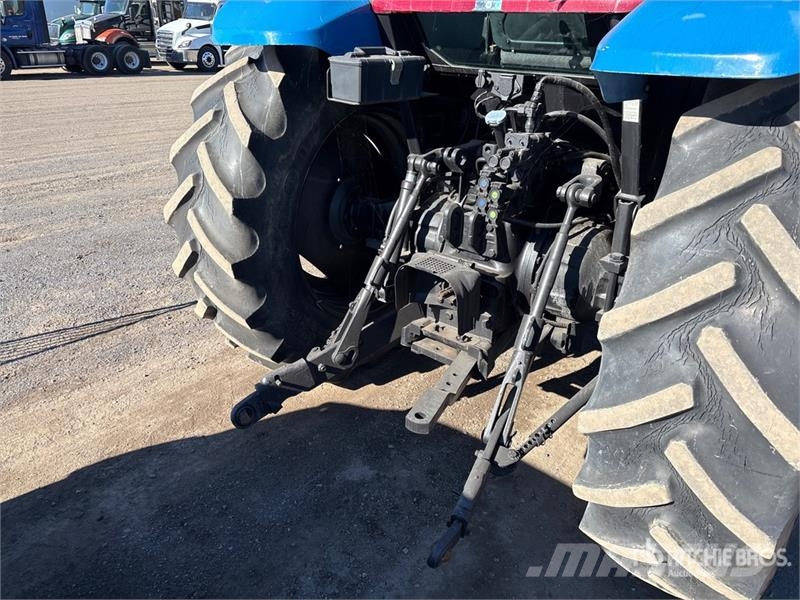New Holland TS110 الجرارات