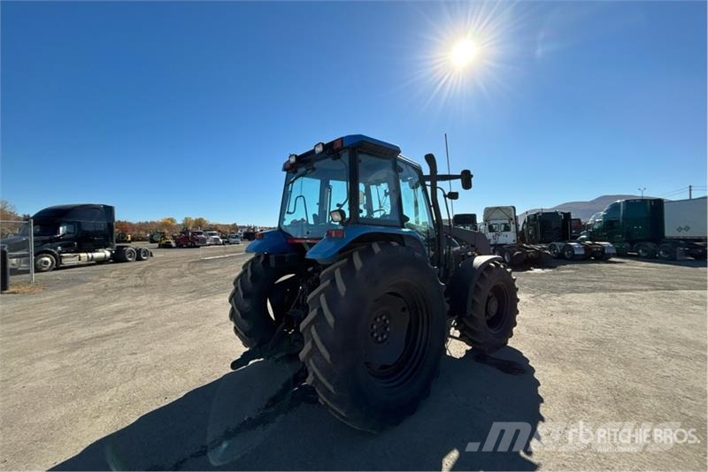 New Holland TS110 الجرارات