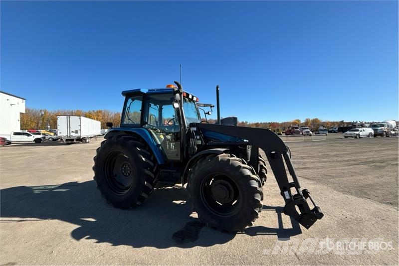 New Holland TS110 الجرارات