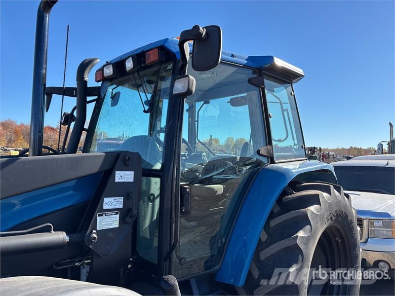 New Holland TS110 الجرارات