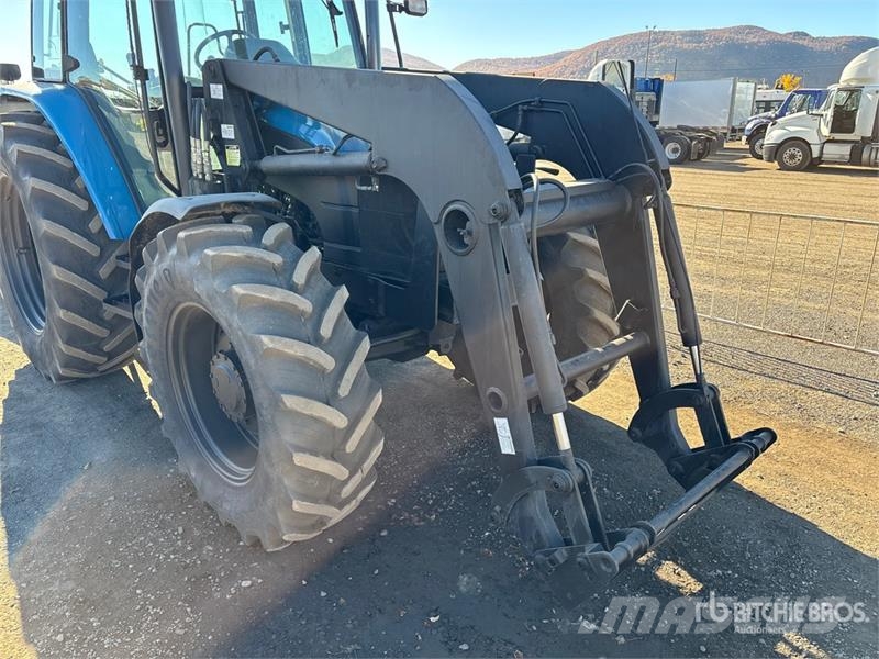 New Holland TS110 الجرارات