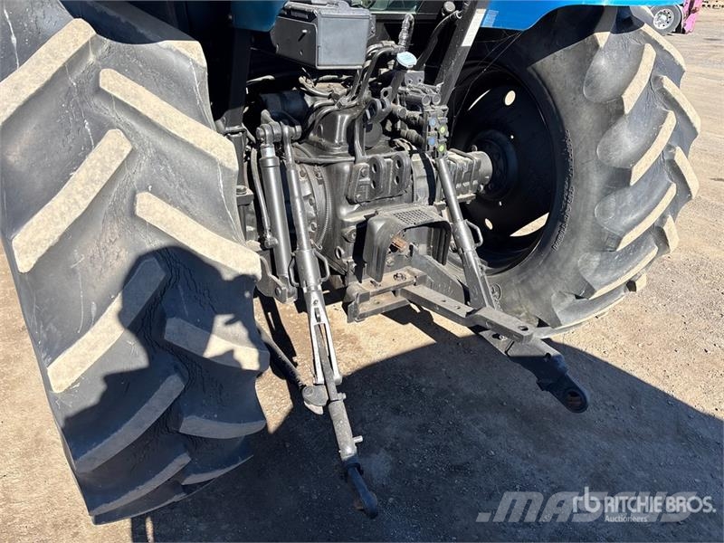 New Holland TS110 الجرارات