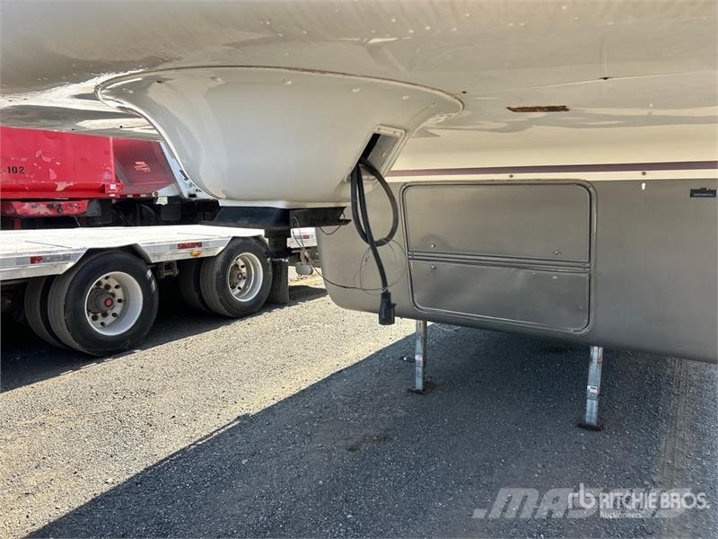Newmar KountryAire 39 ft T/A Travel Trailer Outros reboques