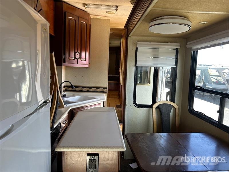 Newmar KountryAire T/A Travel Trailer Altri rimorchi