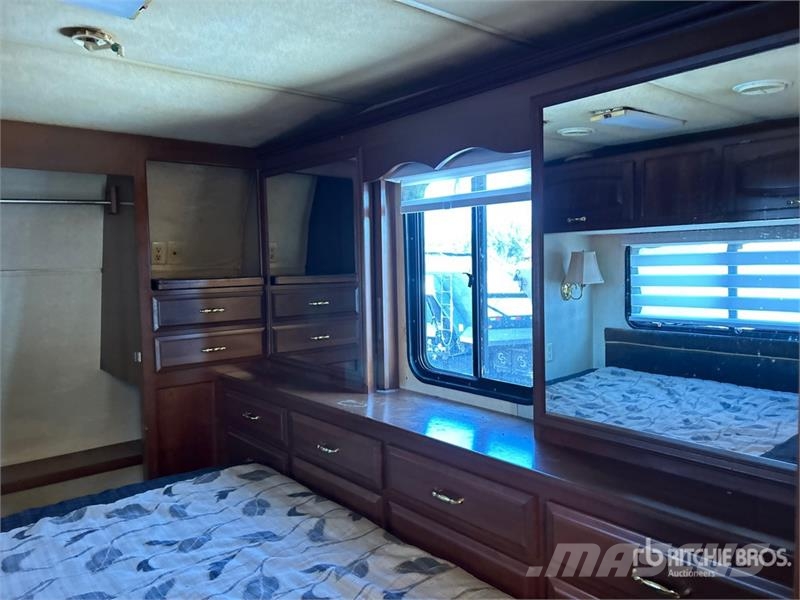 Newmar KountryAire T/A Travel Trailer Altri rimorchi