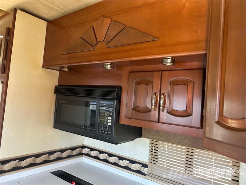 Newmar KountryAire T/A Travel Trailer Altri rimorchi