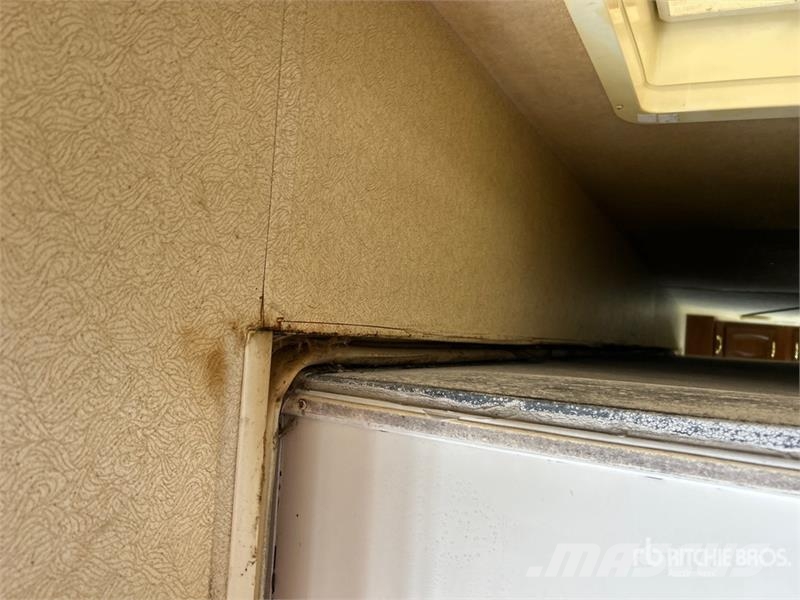 Newmar KountryAire T/A Travel Trailer Altri rimorchi