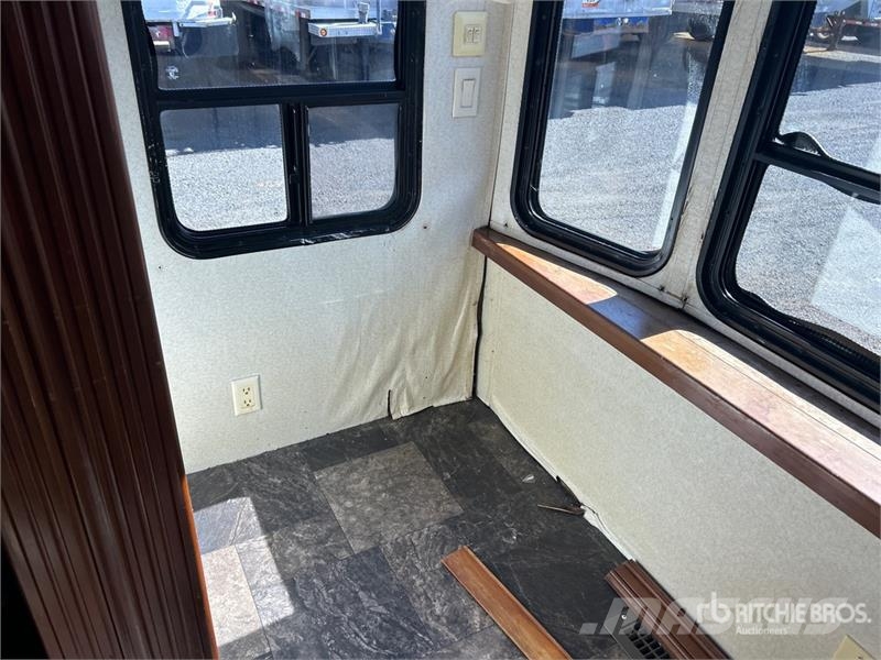 Newmar KountryAire T/A Travel Trailer Altri rimorchi