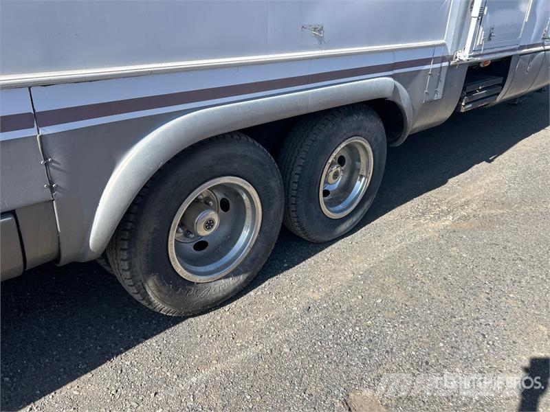 Newmar KountryAire T/A Travel Trailer Altri rimorchi