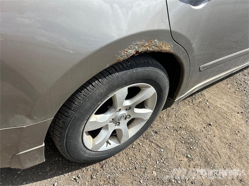 Nissan Altima 2.5S Automobile Cars