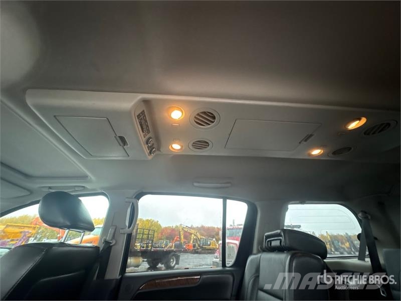 Nissan Armada PKWs