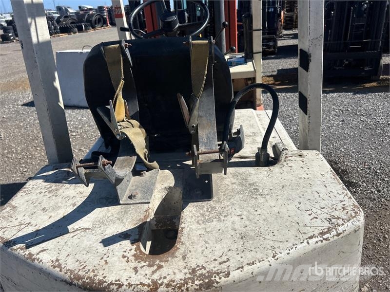 Nissan CPF02A2 5V 4100 lb Cushion Tire Forklift Heftrucks overige