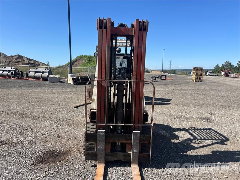 Nissan CPF02A2 5V 4100 lb Cushion Tire Forklift Heftrucks overige