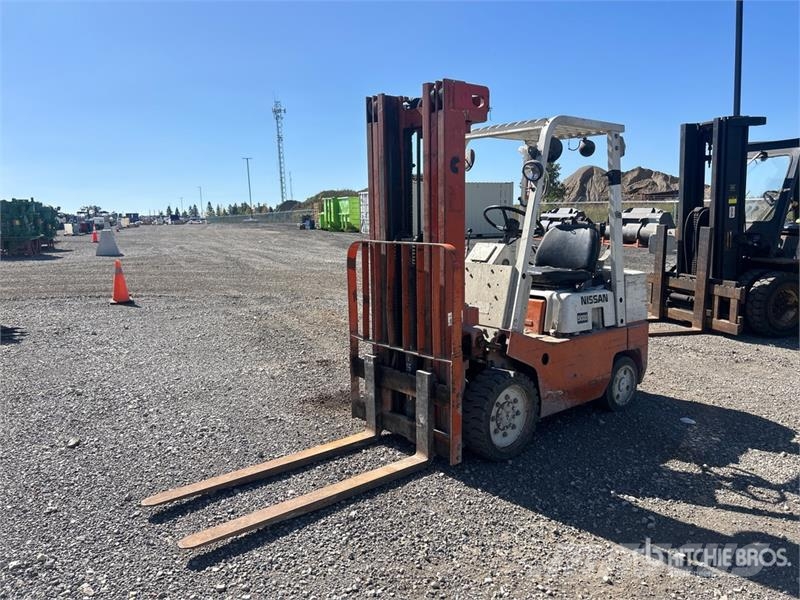 Nissan CPF02A2 5V 4100 lb Cushion Tire Forklift Heftrucks overige