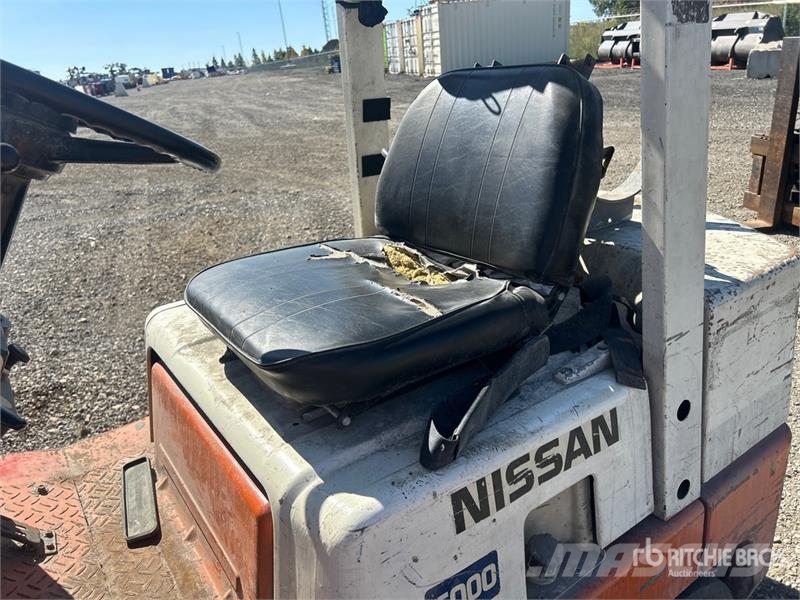 Nissan CPF02A2 5V 4100 lb Cushion Tire Forklift Heftrucks overige