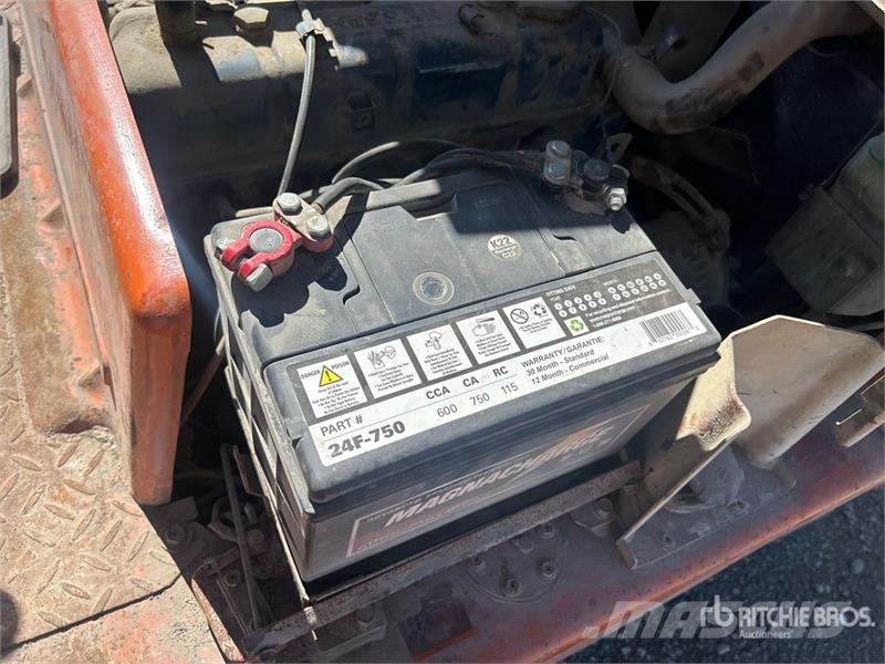 Nissan CPF02A2 5V 4100 lb Cushion Tire Forklift Heftrucks overige