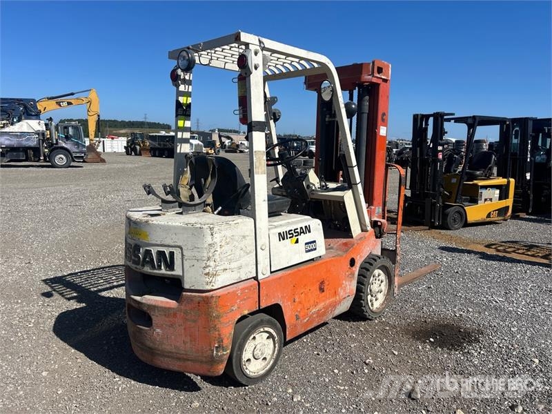 Nissan CPF02A2 5V 4100 lb Cushion Tire Forklift Heftrucks overige