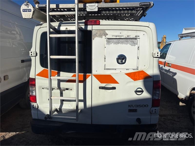 Nissan Hydralique RH38D 11.51 m on Nissan 3500 4x2 Van Mo Araç üstü platformlar