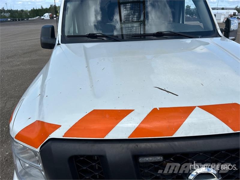 Nissan Hydralique RH38D 11.51 m on Nissan 3500 4x2 Van Mo Araç üstü platformlar
