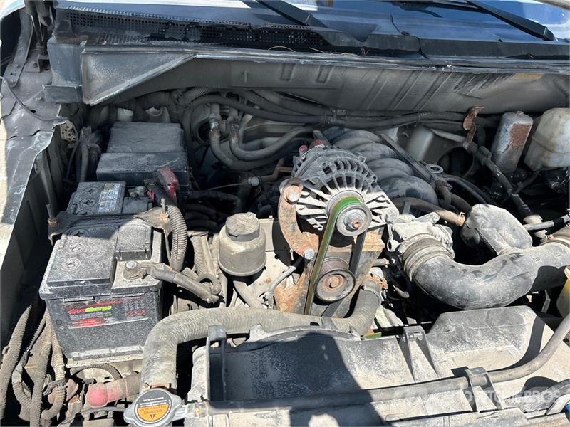 Nissan Hydralique RH38D 11.51 m on Nissan 3500 4x2 Van Mo Araç üstü platformlar