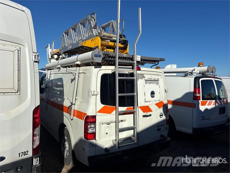 Nissan Hydralique RH38D 11.51 m on Nissan 3500 4x2 Van Mo Araç üstü platformlar