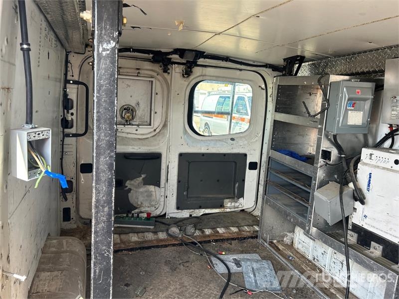 Nissan Hydralique RH38D 11.51 m on Nissan 3500 4x2 Van Mo Araç üstü platformlar
