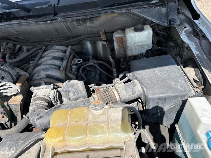 Nissan Hydralique RH38D 11.51 m on Nissan 3500 4x2 Van Mo Araç üstü platformlar