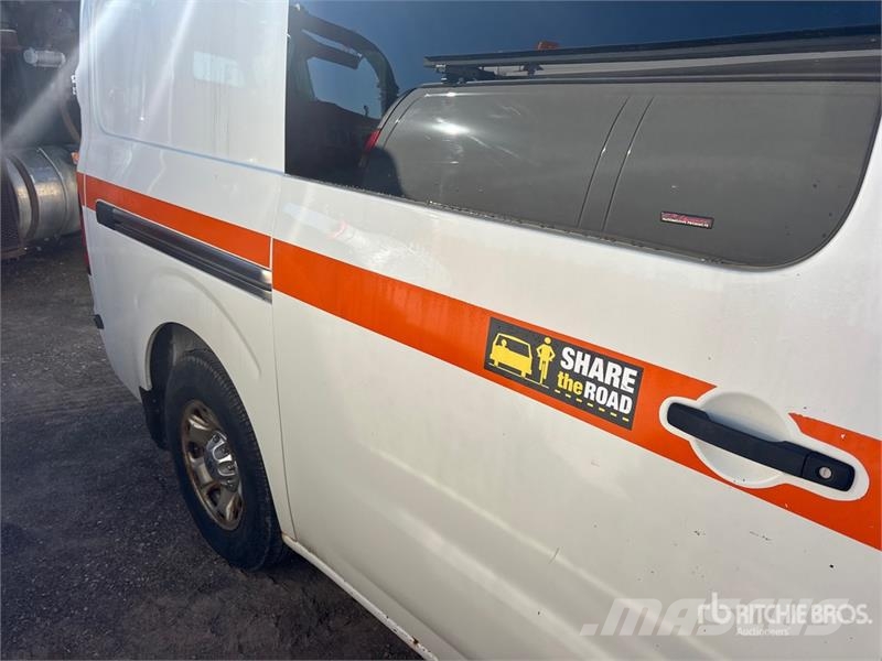 Nissan Hydralique RH38D 11.51 m on Nissan 3500 4x2 Van Mo Araç üstü platformlar
