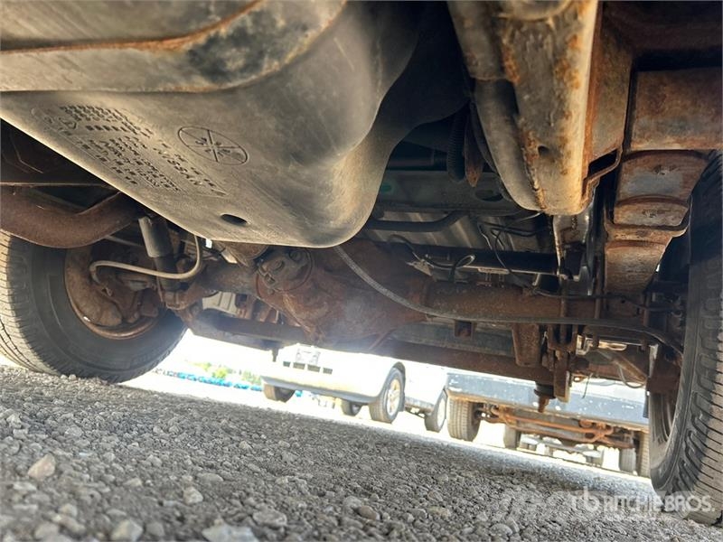 Nissan Hydralique RH38D 11.51 m on Nissan 3500 4x2 Van Mo Araç üstü platformlar