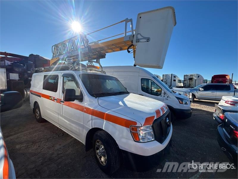 Nissan Hydralique RH38D 11.51 m on Nissan 3500 4x2 Van Mo Araç üstü platformlar
