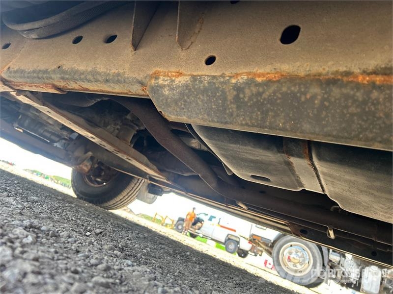 Nissan Hydralique RH38D 11.51 m on Nissan 3500 4x2 Van Mo Araç üstü platformlar