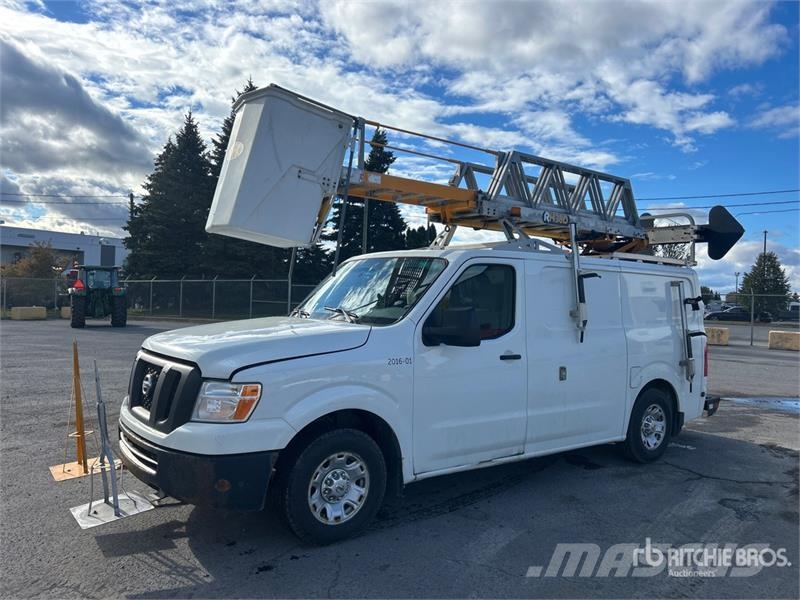 Nissan Hydraulique RH38D on Nissan NV3500 4x2 Van Mounted Pacēlāji uz automašīnas bāzes