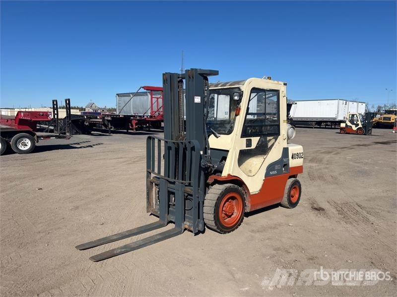 Nissan MUG1F2A30DV 5400 lb Pneumatic Tire Forklift 그 외 지게차