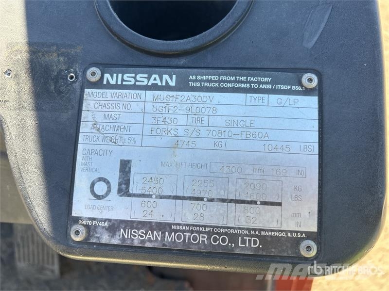Nissan MUG1F2A30DV 5400 lb Pneumatic Tire Forklift 그 외 지게차