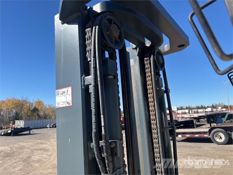 Nissan MUG1F2A30DV 5400 lb Pneumatic Tire Forklift 그 외 지게차
