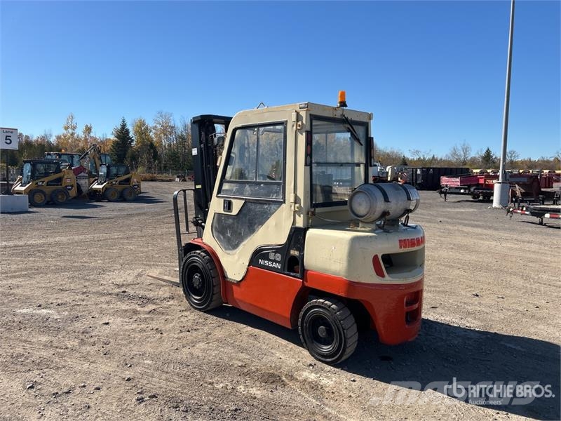 Nissan MUG1F2A30DV 5400 lb Pneumatic Tire Forklift 그 외 지게차