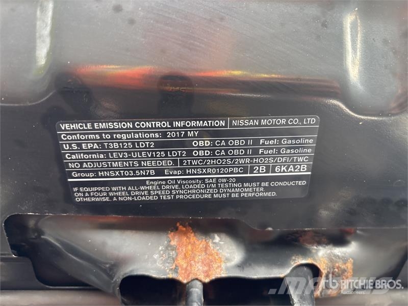 Nissan Pathfinder Platinum 4WD SUV Kistehergépjárművek