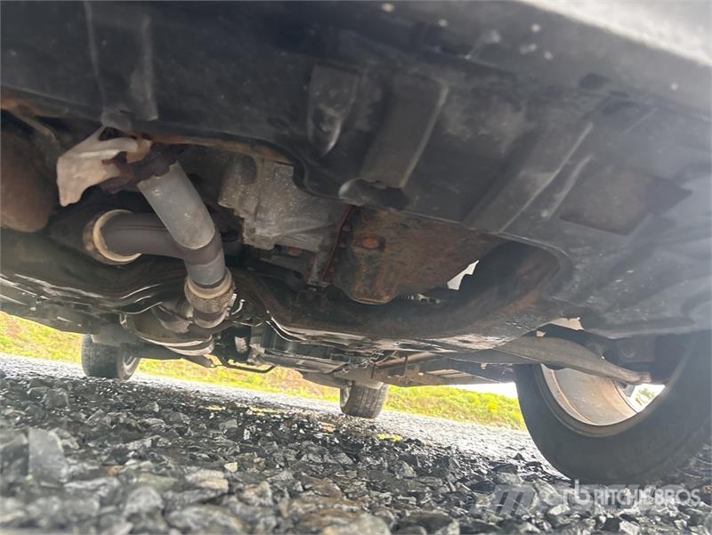 Nissan Pathfinder Platinum 4WD SUV Kistehergépjárművek