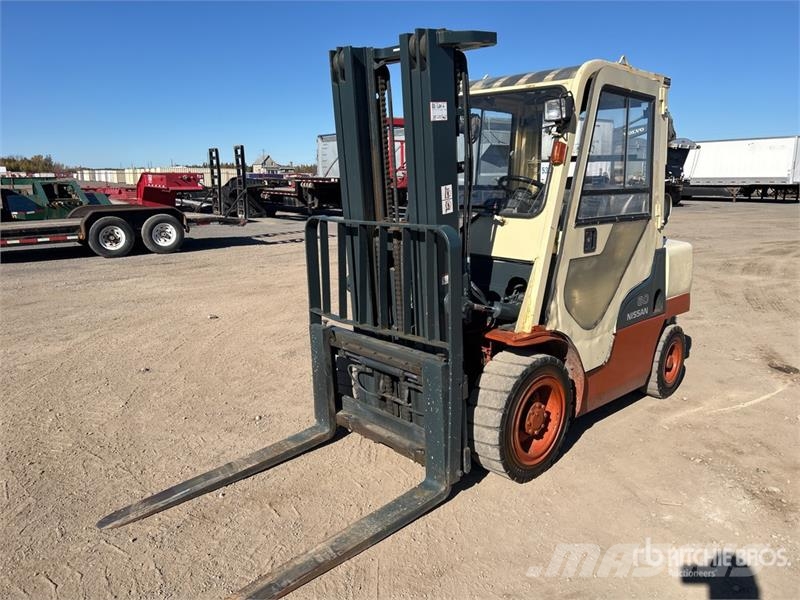 Nissan PF60DFMUG1F2A30D 5400 lb Forklift Viličarji - drugo