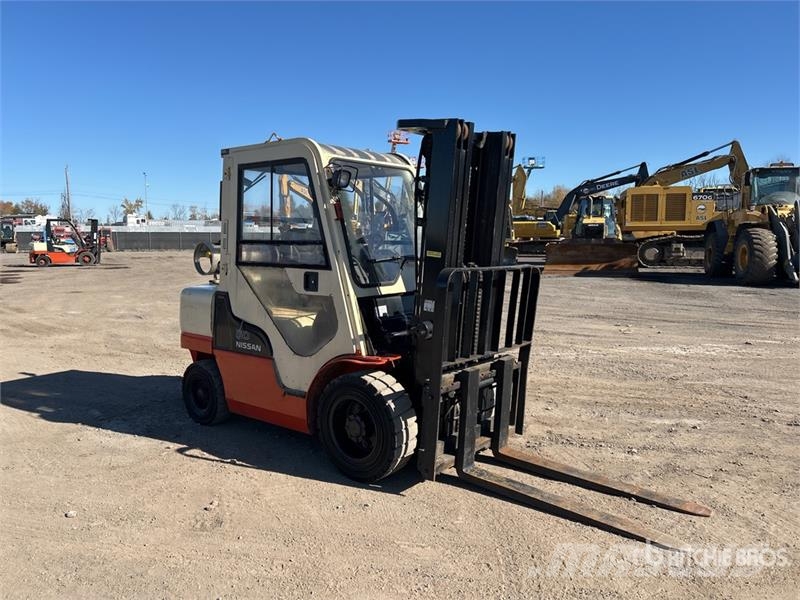Nissan PF60DFMUG1F2A30D 5400 lb Cushion Tire Forklift Viličarji - drugo