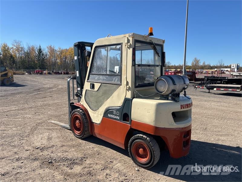 Nissan PF60DFMUG1F2A30D 5400 lb Forklift Viličarji - drugo