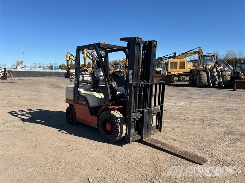 Nissan PF60DFMUG1F2A30D 5400 lb Cushion Tire Forklift Viličarji - drugo