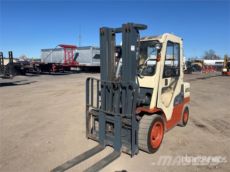 Nissan PF60DFMUG1F2A30D 5400 lb Cushion Tire Forklift Viličarji - drugo