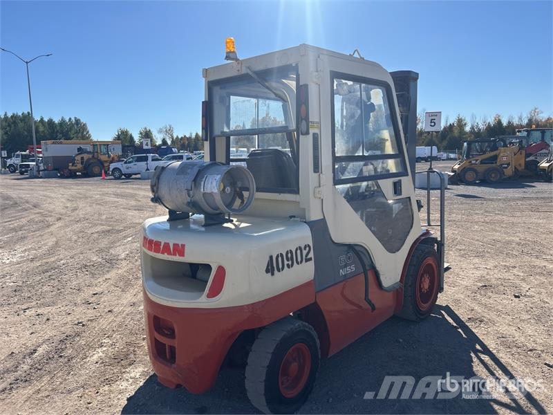 Nissan PF60DFMUG1F2A30D 5400 lb Cushion Tire Forklift Viličarji - drugo