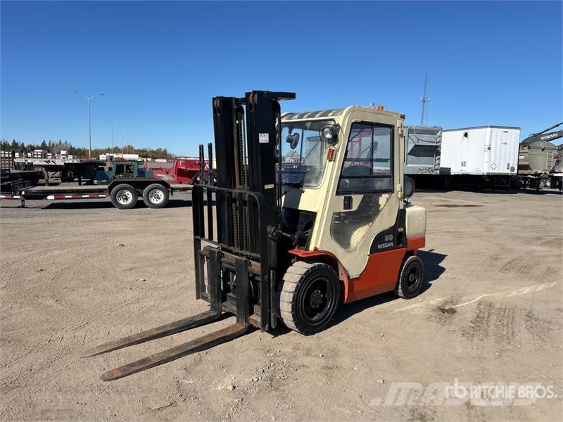 Nissan PF60DFMUG1F2A30D 5400 lb Cushion Tire Forklift Viličarji - drugo