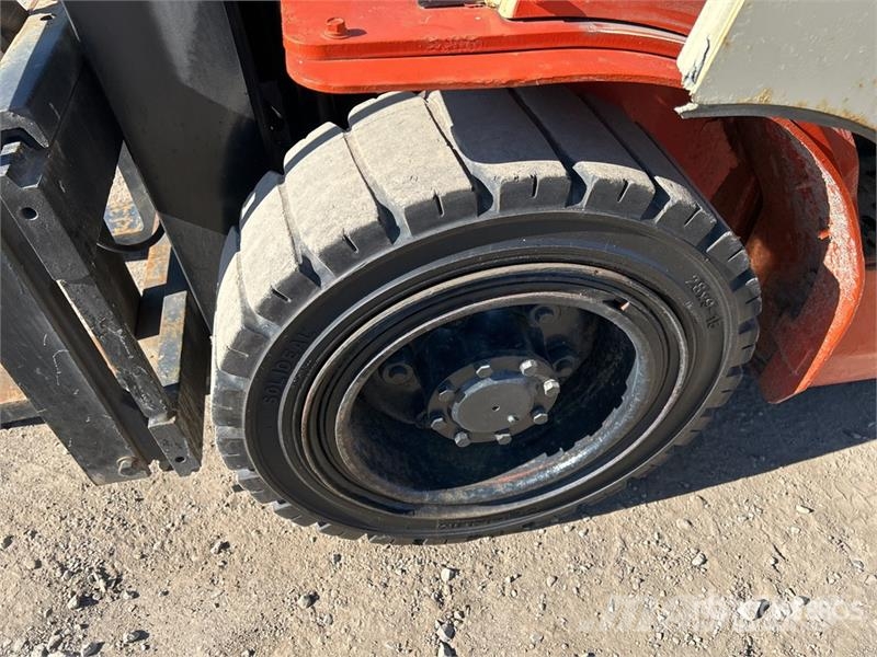Nissan PF60DFMUG1F2A30D 5400 lb Cushion Tire Forklift Viličarji - drugo